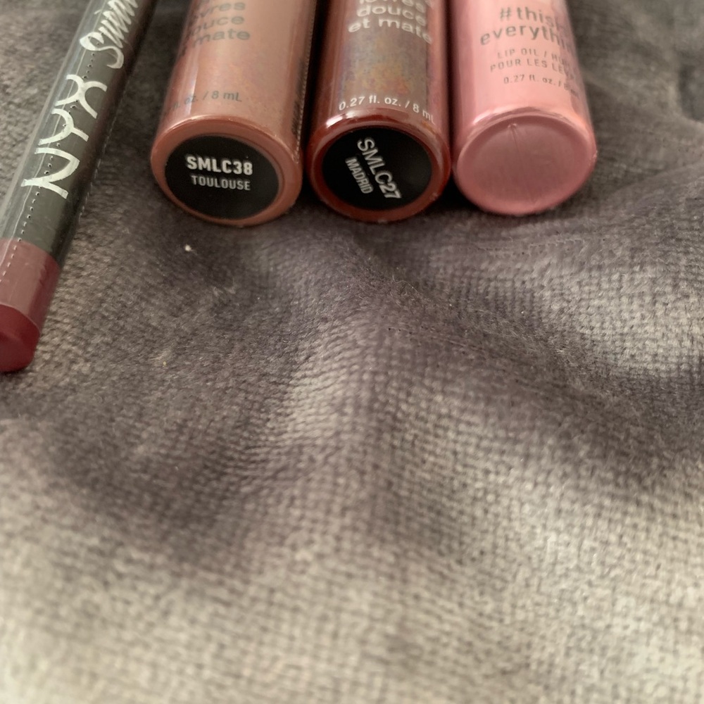 Makeup - Picture 5 of 5
